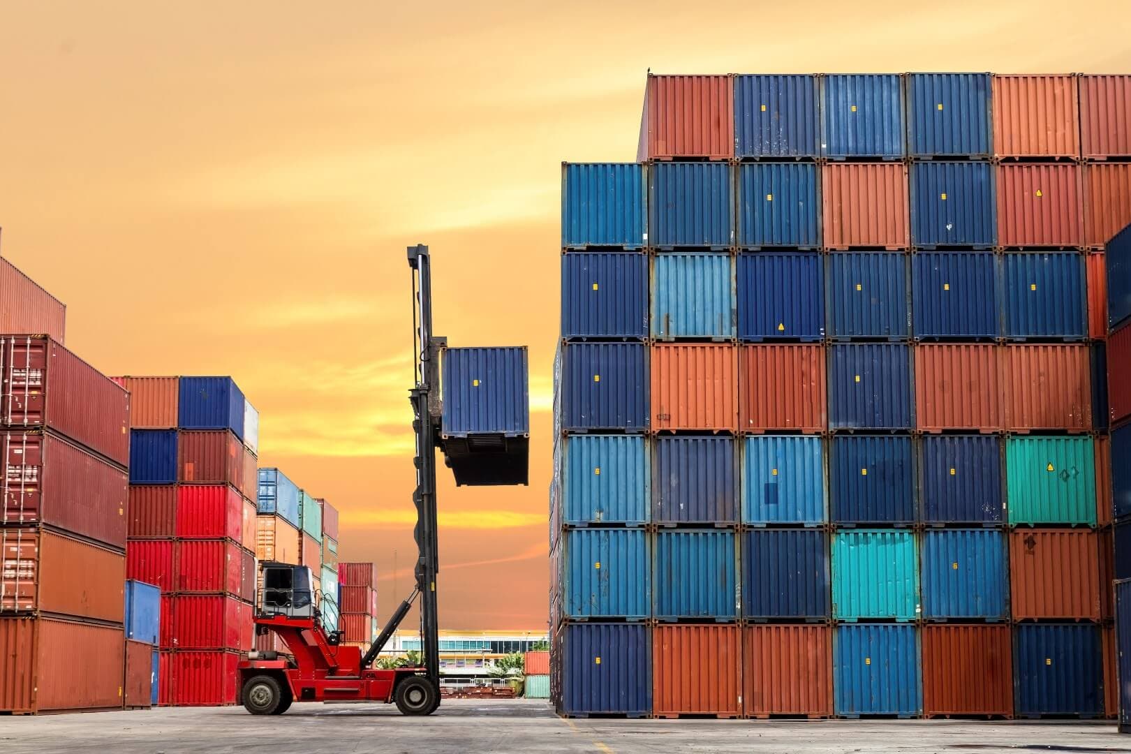 Global Supply Chain Tracker